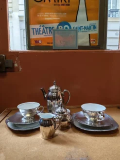 Ensemble petit déjeuner à thé ou café en porcelaine