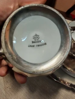 Ensemble petit déjeuner à thé ou café en porcelaine