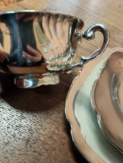 Ensemble petit déjeuner à thé ou café en porcelaine