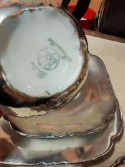 Ensemble petit déjeuner à thé ou café en porcelaine