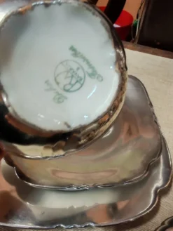 Ensemble petit déjeuner à thé ou café en porcelaine