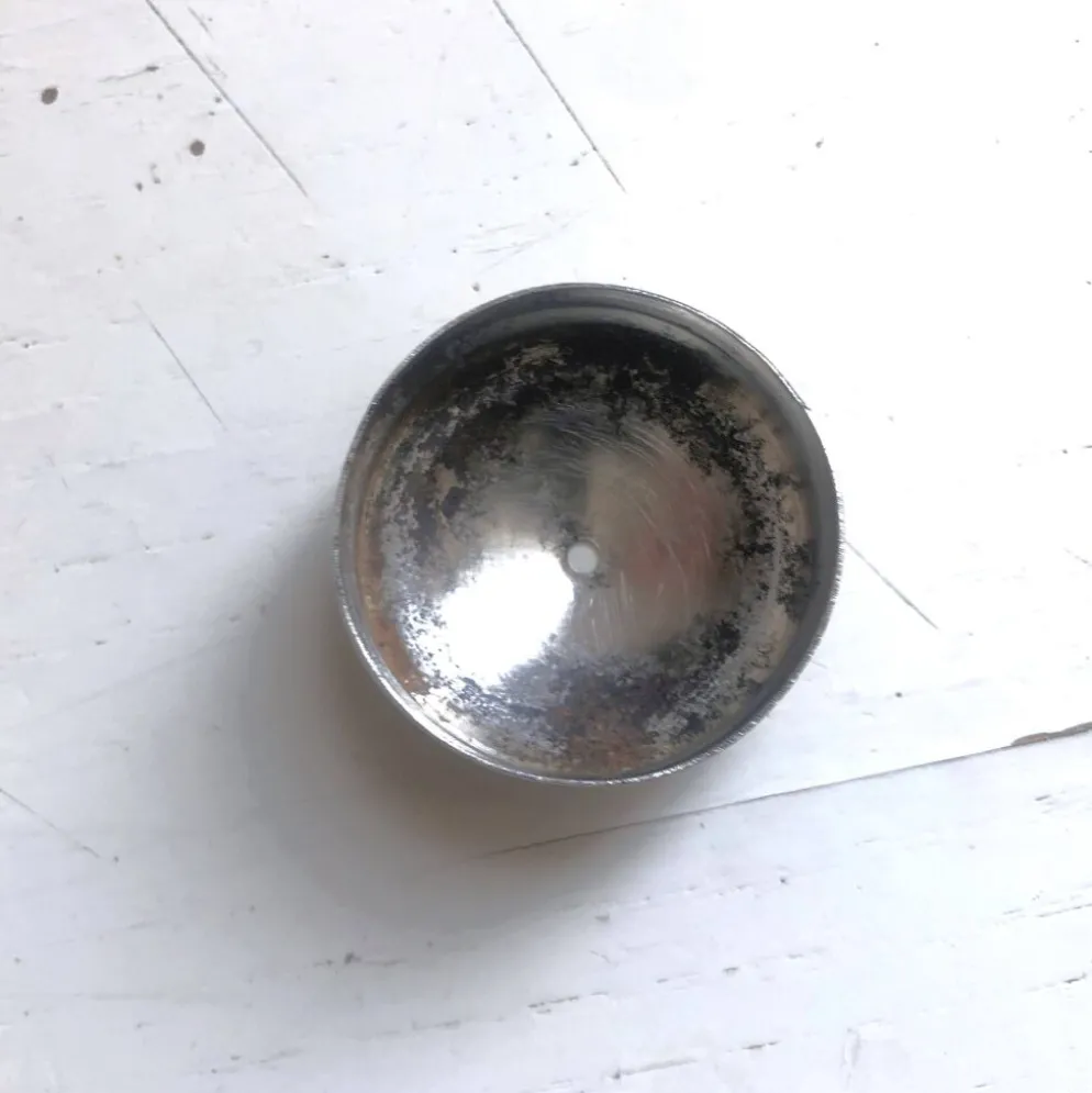 Ensemble 4 pièces salière poivrier moutardier avec cuillère dans panier inox