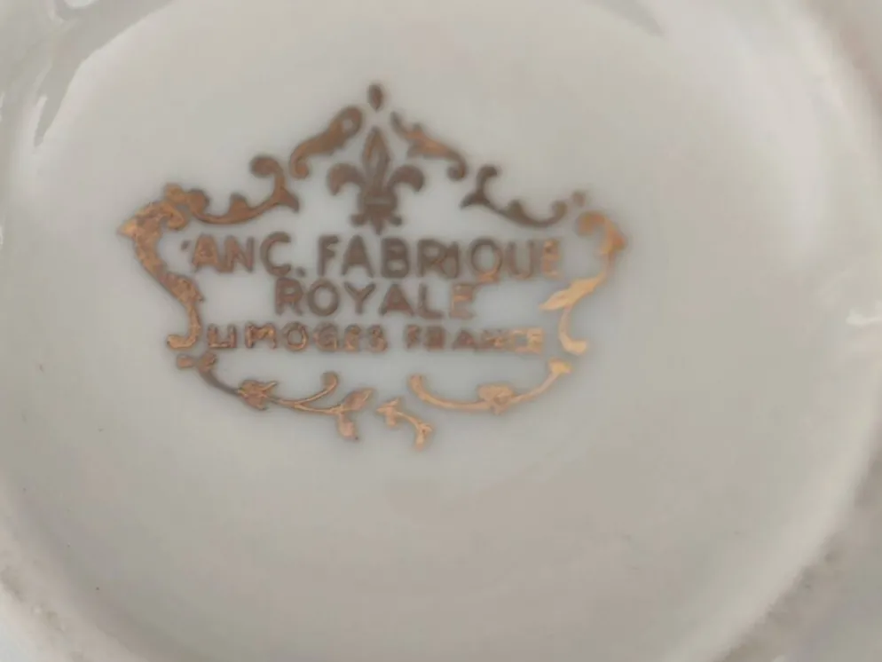 Ensemble pot à lait et crémier en porcelaine de Limoges