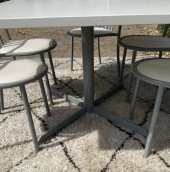 Ensemble Robert Mallet Stevens table à manger et 5 chaises