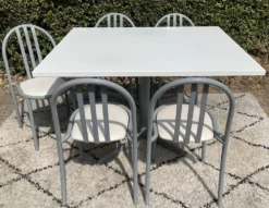 Ensemble Robert Mallet Stevens table à manger et 5 chaises