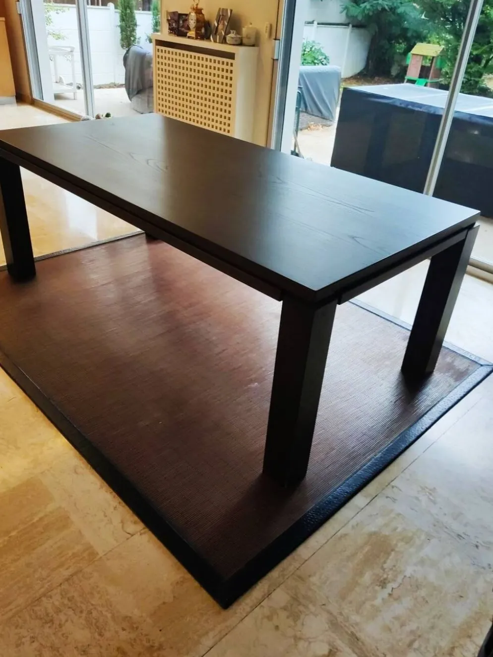 ensemble roche bobois table 2 m+ rallonge et 6 chaises bois massif