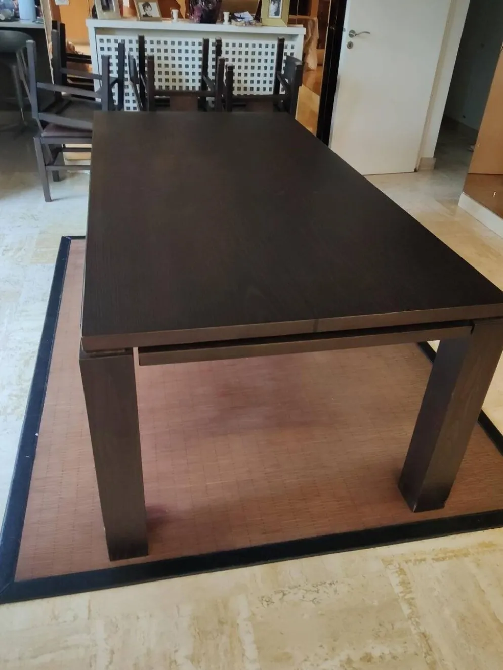 ensemble roche bobois table 2 m+ rallonge et 6 chaises bois massif