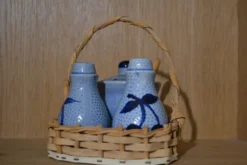 Ensemble salière poivrière en grès bleu d'Alsace.