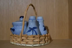 Ensemble salière poivrière en grès bleu d'Alsace.