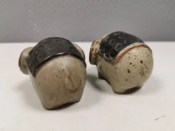 Ensemble sel et poivre danois en céramique formant des éléphants pour Søholm, années 1970-80