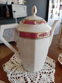 Ensemble service à café en porcelaine de Limoges
