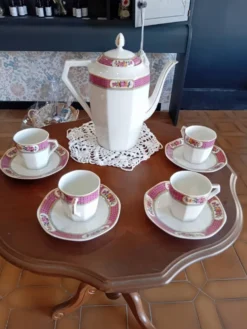 Ensemble service à café en porcelaine de Limoges