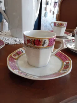 Ensemble service à café en porcelaine de Limoges
