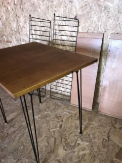 Ensemble String Bureau piétement Eiffel avec étagères murales, Suède 1960