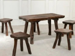 Ensemble table basse et tabourets brutaliste en pin noirci 1960