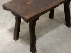 Ensemble table basse et tabourets brutaliste en pin noirci 1960