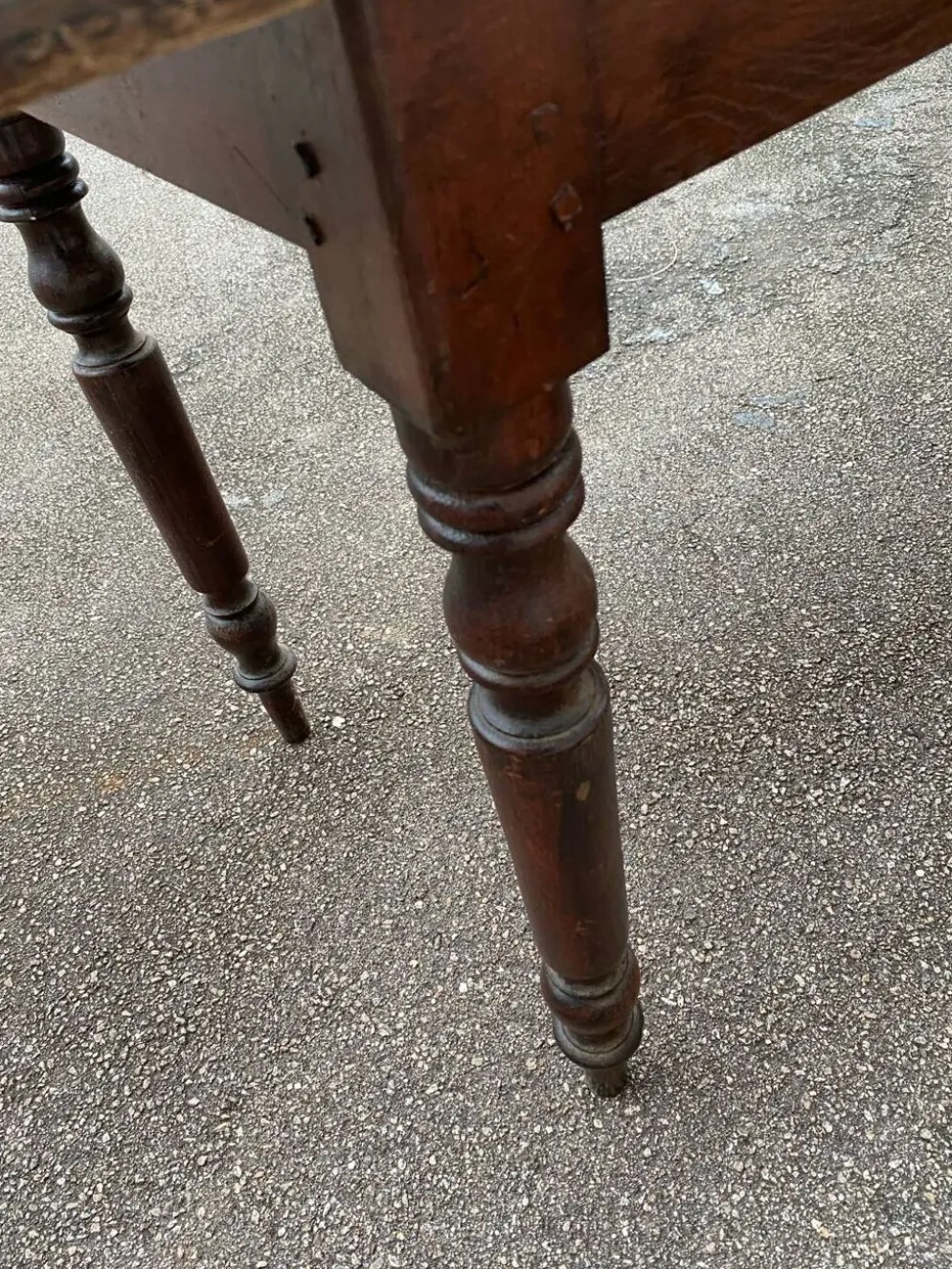 Ensemble table + chaises bistrot