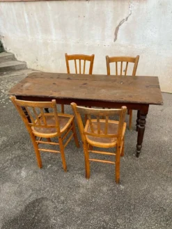 Ensemble table + chaises bistrot