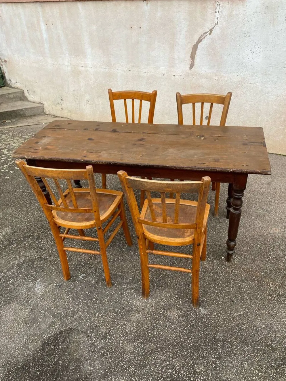 Ensemble table + chaises bistrot