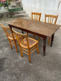 Ensemble table + chaises bistrot
