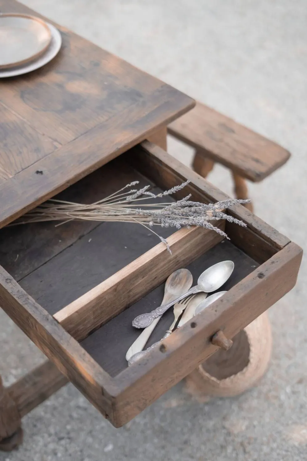 Ensemble table et bancs