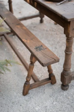 Ensemble table et bancs