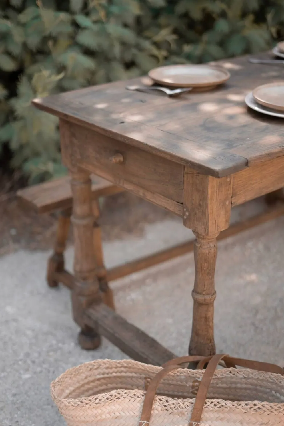 Ensemble table et bancs