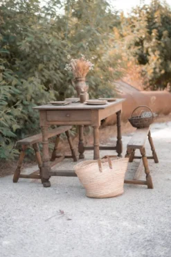 Ensemble table et bancs