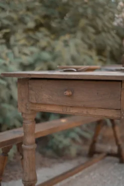 Ensemble table et bancs