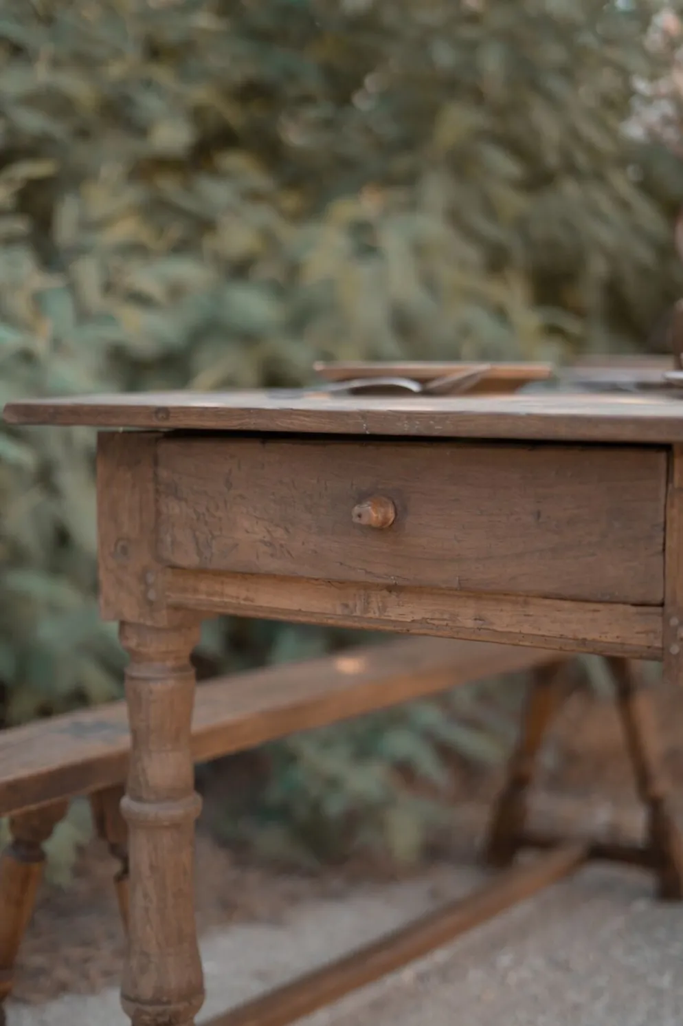 Ensemble table et bancs