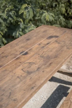 Ensemble table et bancs