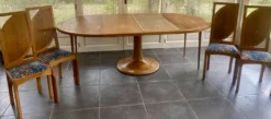 Ensemble table et chaise en orme desmarchelier