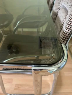 Ensemble table et chaises