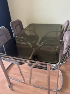 Ensemble table et chaises