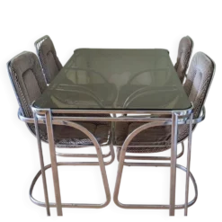 Ensemble table et chaises