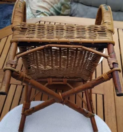Ensemble table et fauteuil enfant en osier / rotin vintage années 60