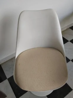 Ensemble Table ronde Knoll (marbre) et 4 chaises vintage - Années 70