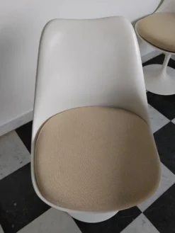 Ensemble Table ronde Knoll (marbre) et 4 chaises vintage - Années 70