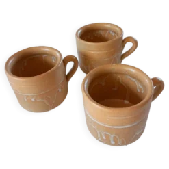 Ensemble 3 tasses anciennes en grès