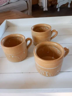 Ensemble 3 tasses anciennes en grès