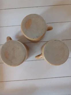 Ensemble 3 tasses anciennes en grès