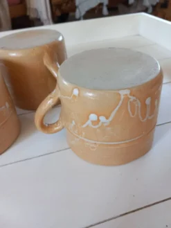 Ensemble 3 tasses anciennes en grès