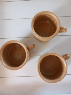 Ensemble 3 tasses anciennes en grès