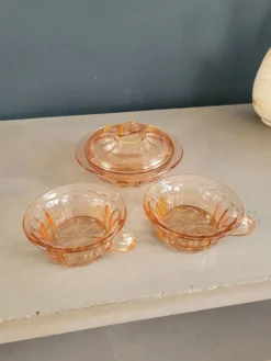 Ensemble 2 tasses + sucrier en verre rose