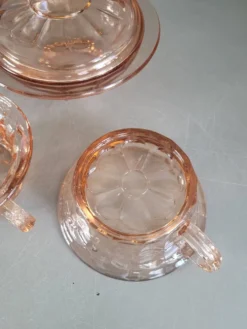 Ensemble 2 tasses + sucrier en verre rose