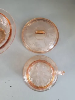 Ensemble 2 tasses + sucrier en verre rose