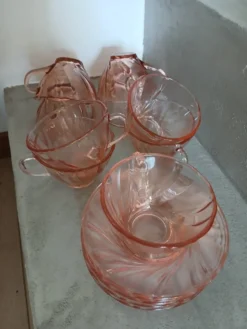Ensemble 9 tasses Vereco roses