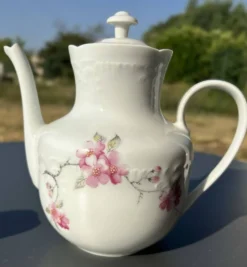 Ensemble à thé ancien en porcelaine de Limoges Chastagner, 3 pièces