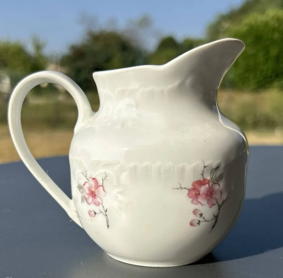 Ensemble à thé ancien en porcelaine de Limoges Chastagner, 3 pièces