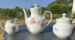 Ensemble à thé ancien en porcelaine de Limoges Chastagner, 3 pièces